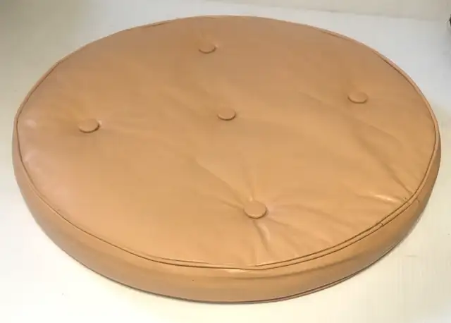 Vintage Mid Century Modern 1960s Footstool Pink Faux Leather in Arts & Collectibles in St. Catharines - Image 5