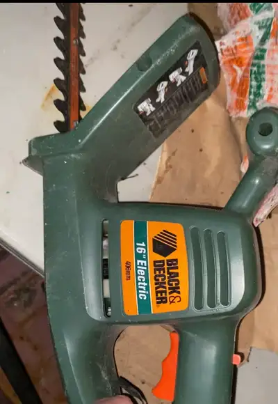 Black&Decker 16” Electric Hedge Trim, View more