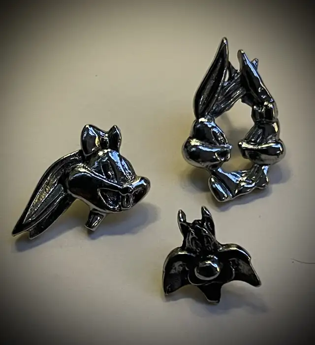 Bugs, Lola Bunny and Sylvester Silver Pins • Lot of Three in Jewellery & Watches in Kitchener / Waterloo - Image 2