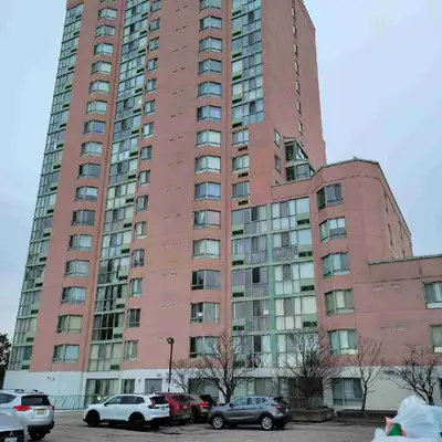 A Gorgeous condo 2 bedrooms apartment situated at Markbrook Lane estate, intersection- Steeles and K...