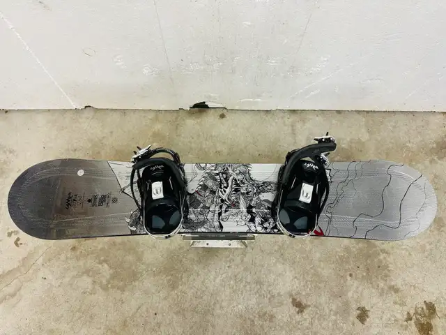Lamar kids snowboard 125 cm with Lamar jr bindings in Snowboard in Markham / York Region - Image 7