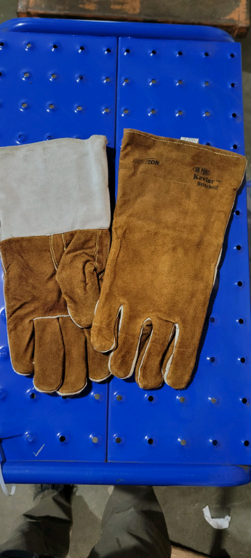 NEW WELDING & LINESMAN Leather xL Gauntlet Gloves by Horizon


, View more