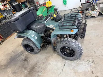 Up for sale is my 1991 Yamaha Big Bear 350 4x4. This quad starts easy, runs great, shifts smoothly t...