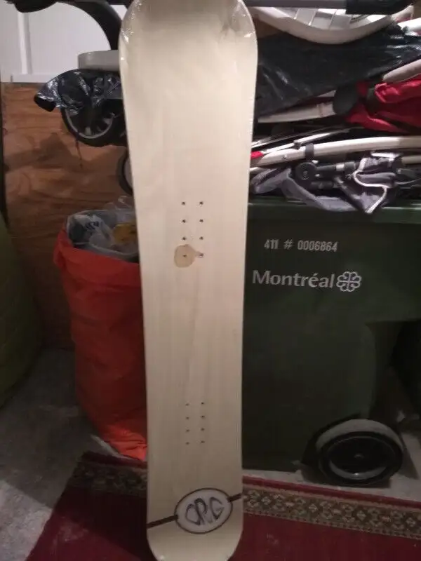 snowboard in Snowboard in City of Montréal - Image 3