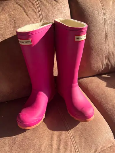 Kids hunter boots size us 28/36 in almost perfect condition!