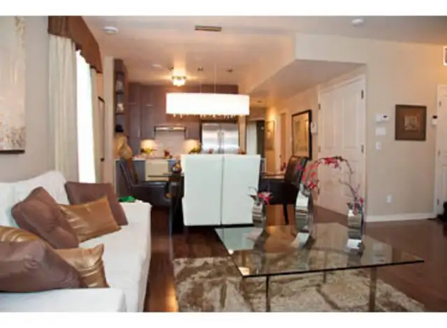 Modern condo ville saint-laurent BOIS FRANC 4 ½ rent / à louer