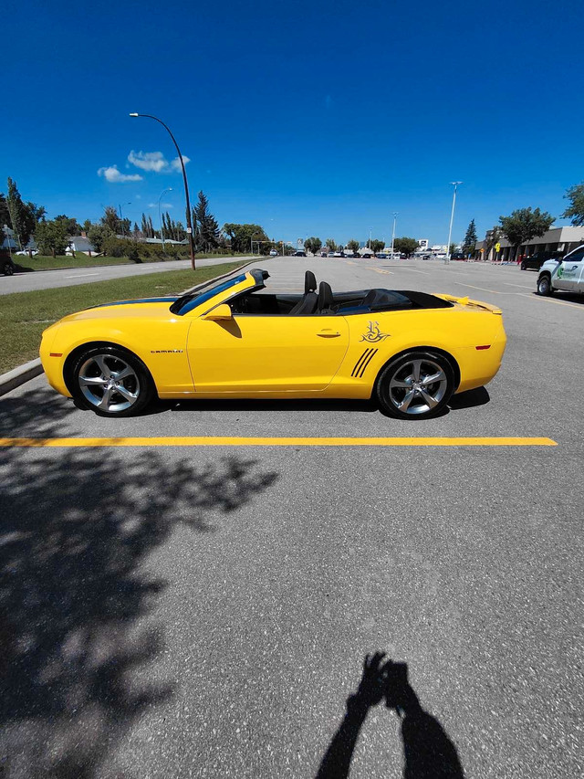 2013 Chevrolet Camaro Convertible in Cars & Trucks in Calgary - Image 3