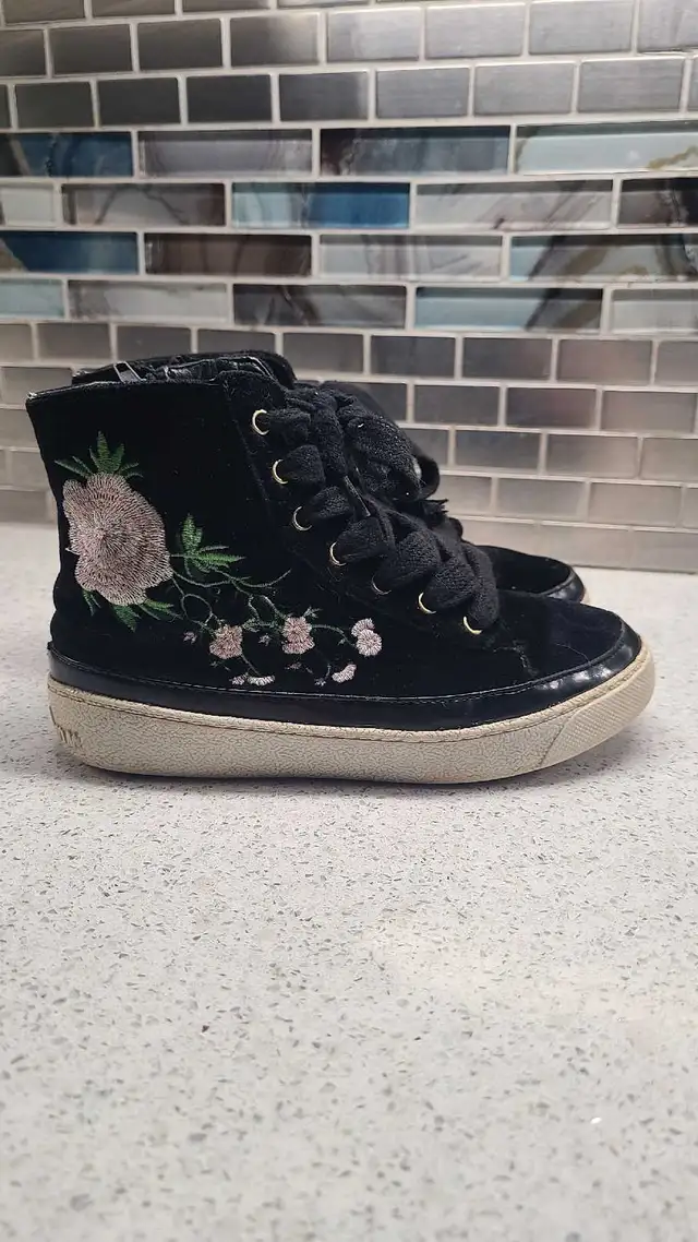 Girl's shoes / Souliers pour fille in Kids & Youth in Laval / North Shore - Image 3