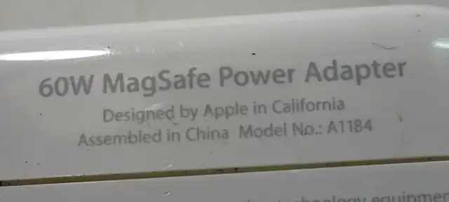 Apple MacBook Pro charger in Laptop Accessories in Sudbury - Image 3