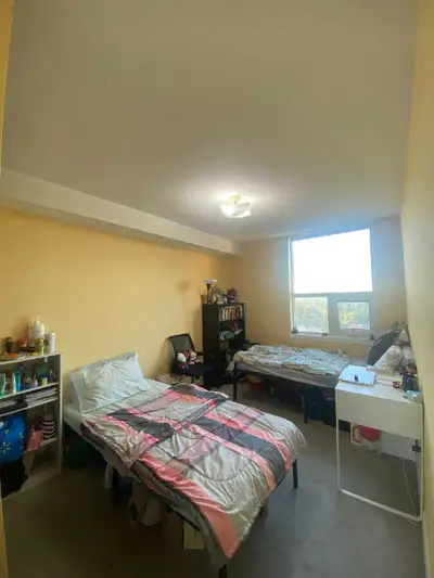 ROOM AVAILABLE – PRIVATE OR SHARING (GIRLS/BOYS/COUPLE) Move-in Date: Immediately or May Rent: Shari...
