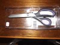 New Pinking shears , stainless steel with Titanium coated blades