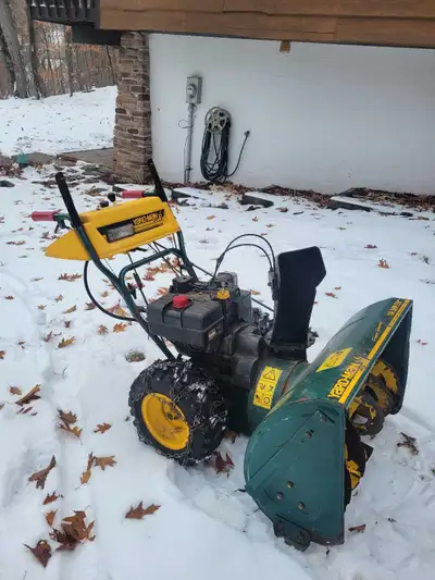 Yardman Snowblower, 10.5hp. 30" Power steering, Heated hand grips, Head light, Chained wheels, Elect...