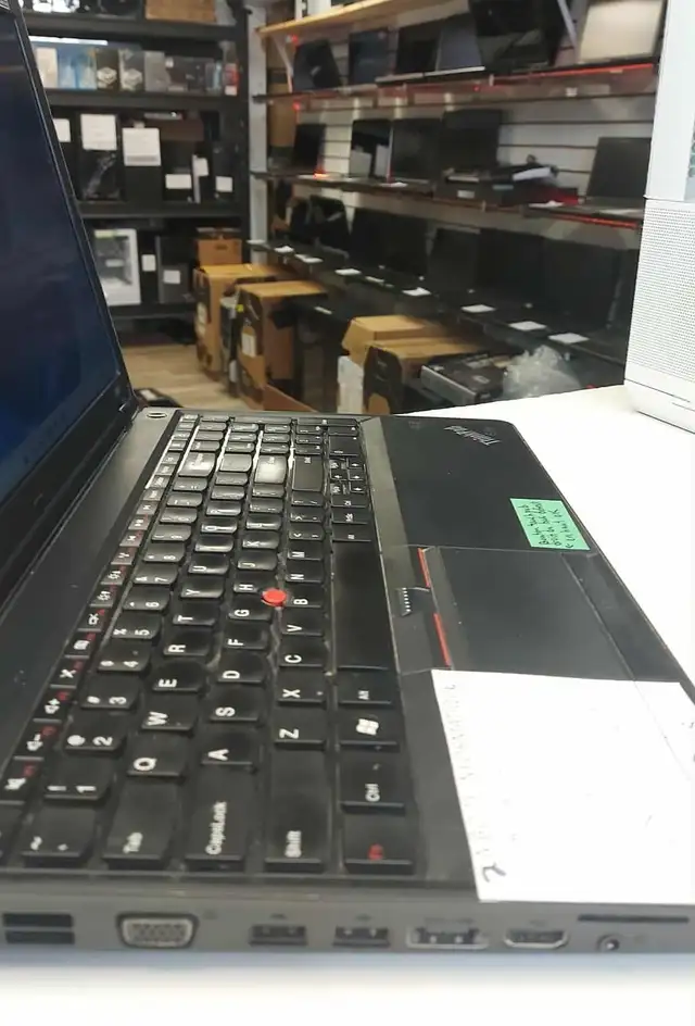 Lenovo ThinkPad E520 i5-2410M 8Go Ram SSD 120Go DVD 15.6po in Laptops in Longueuil / South Shore - Image 3