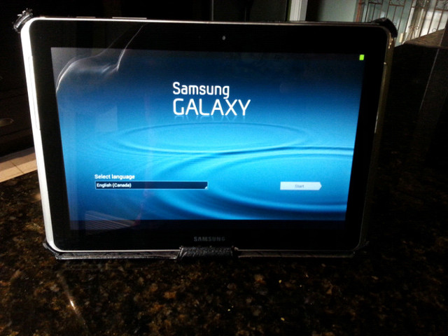 Tablette samsung 10', tablette Galaxy Tab 2, samsung gt-p5113 dans iPad et tablettes  à Laval/Rive Nord