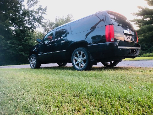 Cadillac Escalade 2010 – Toute équipée – 305000 km – 5 800 $ dans Autos et camions  à Granby
