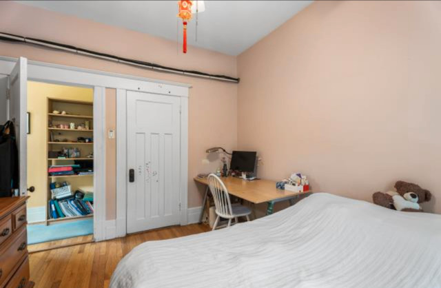 Private room for rent in large house NDG-Westmount dans Chambres à louer et colocs  à Ville de Montréal - Image 2