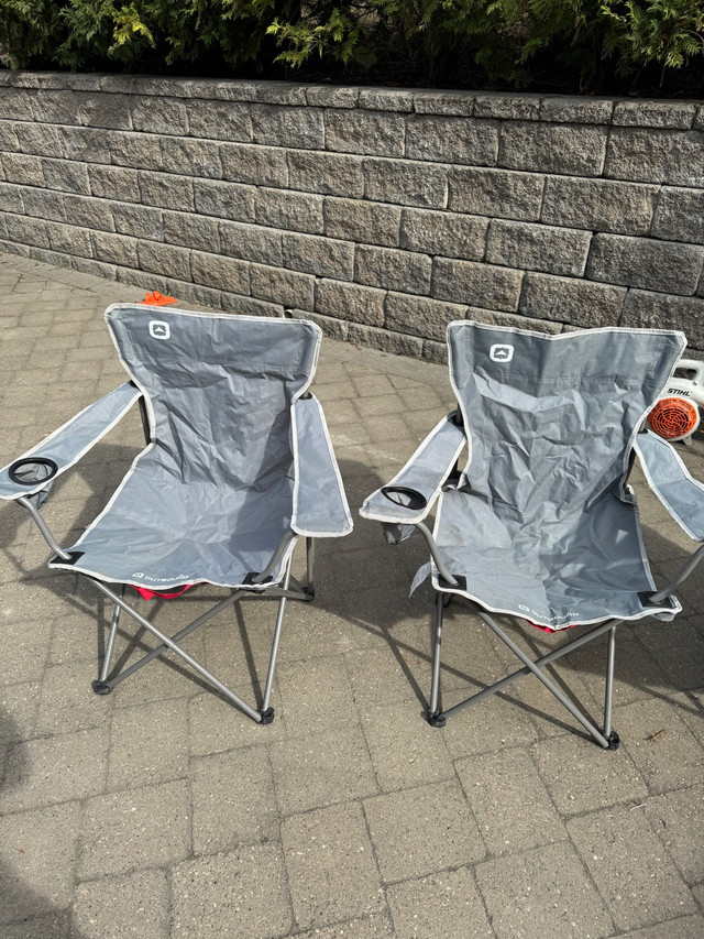 Assorted fold out camp chairs in Patio & Garden Furniture in Vernon - Image 2