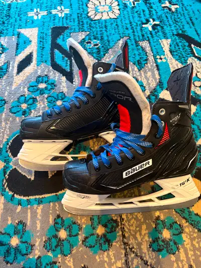 Bauer Men’s Hockey Skates Size 8, View more