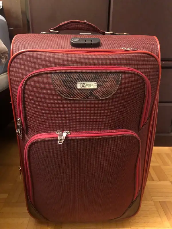 Rolling suitcase64849903889923120