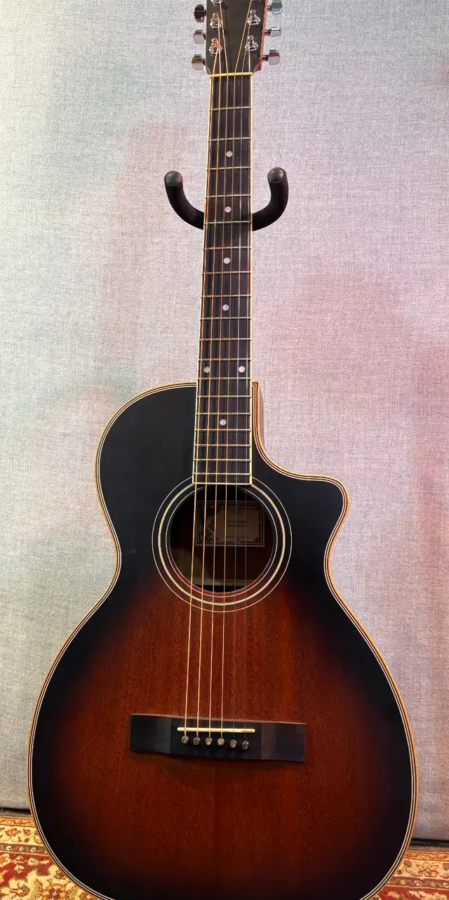 Larrivee OOV-03MH Vintage Sunburst in Guitars in Calgary - Image 2