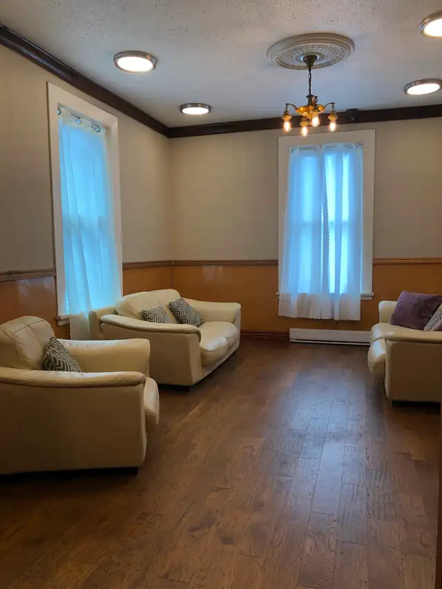 2 bedroom flat - 2000.00 2 parking utilities incl. Semi Furn. in Long Term Rentals in Oshawa / Durham Region - Image 5