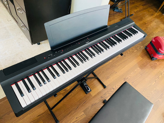 Yamaha P-125 Fully Weighted 88 Key Piano with Bench & Stand | Pianos &  Keyboards | Winnipeg | Kijiji