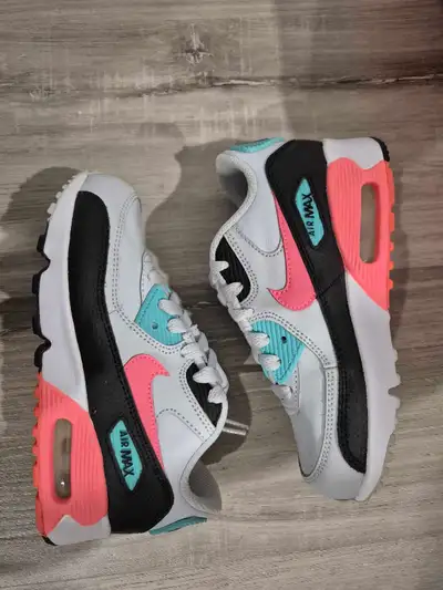 Nike Air Max 90, View more