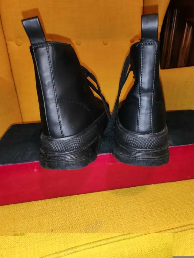 Streetwear Society genuine womens leather boots in Women's - Shoes in City of Toronto - Image 3