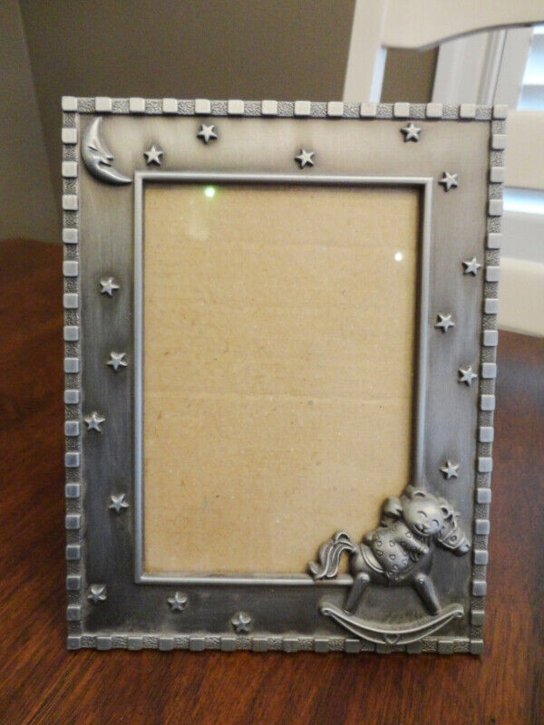 5 Asst Picture Frames selling REAL CHEAP -3 Cracked $9/for all 5 in Arts & Collectibles in Kitchener / Waterloo - Image 2