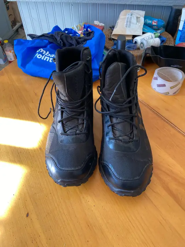 bottes d’hiver in Men's Shoes in Laval / North Shore - Image 6