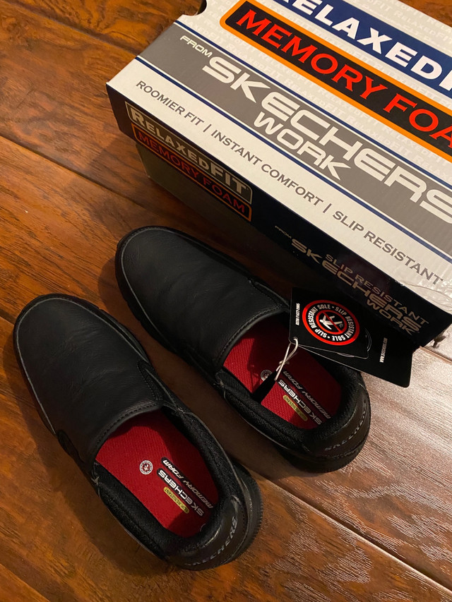 Skechers Memory Foam Shoes (7.5, Brand New) dans Femmes - Chaussures  à Région de Windsor