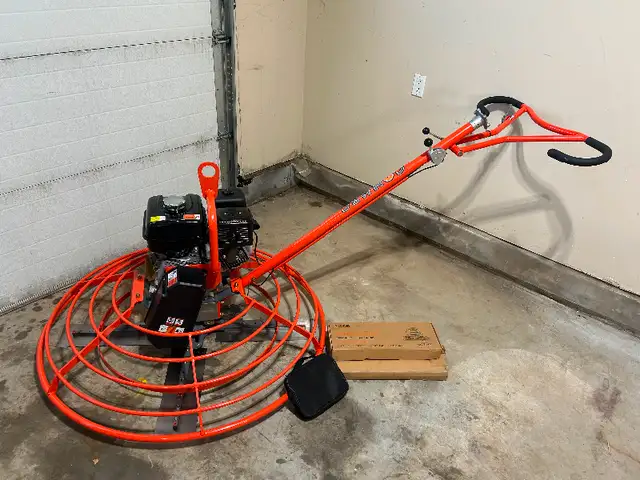Conmec CT-446 Walk-Behind Power Trowel in Power Tools in Belleville - Image 8