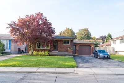 1100 sqft 3 bedroom house   garage   deck   backyard   wifi