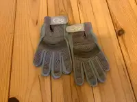 Ladies SXX bicycle or sport gloves $10