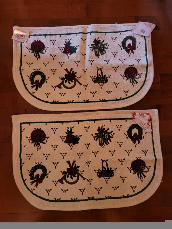 Christmas Accent Floor Rugs (EACH) in Holiday, Event & Seasonal in Markham / York Region - Image 5