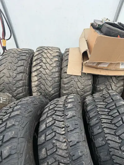38-14.5r16 Toyo open country m/t tires good for a mud bogger 800 firm Possible trade for guns lookin...