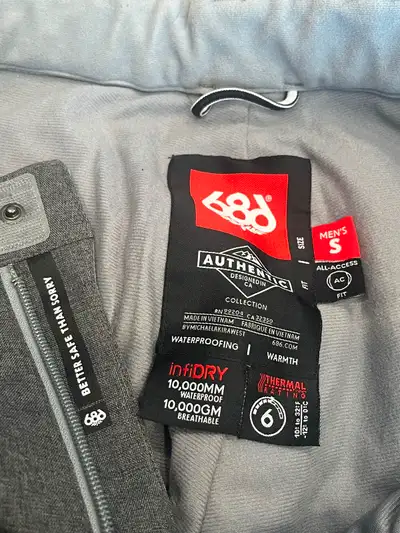 Men’s  Small 686 Snowboard Pants For Sale, View more