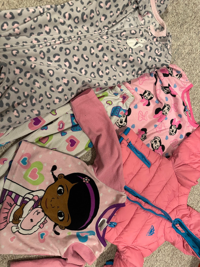 Lot of girls sleepers - 2T/3T plus free coat in Clothing - 3T in Oshawa / Durham Region - Image 4