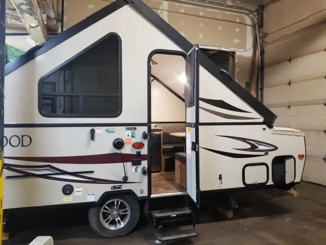Rockwood A-Frame Travel Trailer - Great Condition in Travel Trailers & Campers in Cambridge - Image 2