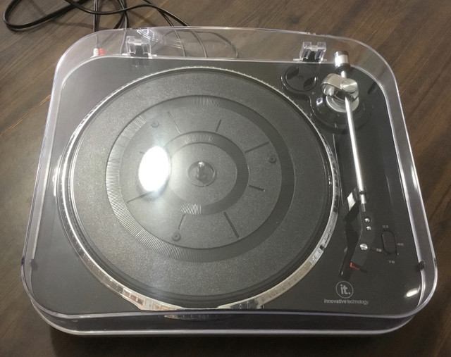 Turntable in Stereo Systems & Home Theatre in Renfrew - Image 2