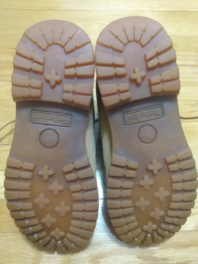 Size US 8.5 Vintage Women's Leather/Suede Timberland Boots Wheat in Women's - Shoes in City of Toronto - Image 11