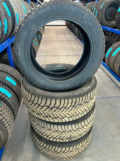 Pneus nokian cloutée