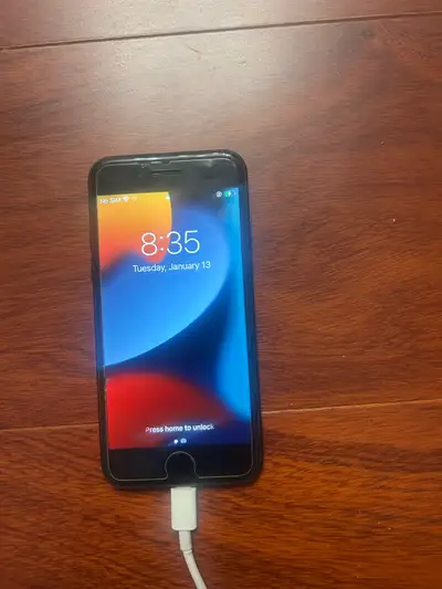 Selling an IPhone 7 32GB in Jet Black in like new condition, however battery health is at 75%. I hav...