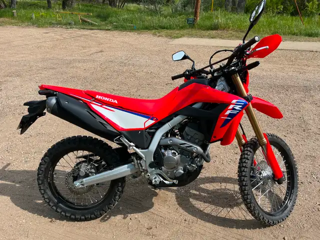 **Pending** 2025 Honda CRF 300l**Reduced** in Dirt Bikes & Motocross in Moose Jaw - Image 6