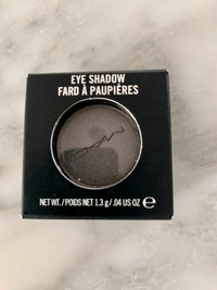 New in Box MAC Cosmetics Eye Shadow Makeup in Silver Ring