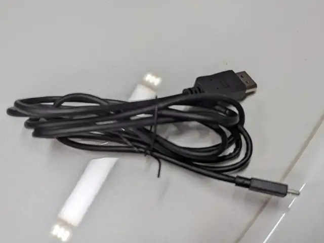 StarTech.com 6ft (2m) USB C to DisplayPort 1.2 Cable in Cables & Connectors in Markham / York Region - Image 2