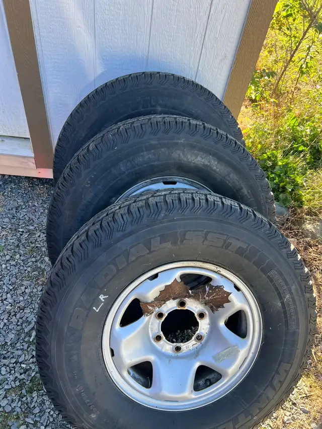 Winter cat snow groove tires on rims 265/75/17  in Tires & Rims in Dartmouth - Image 6