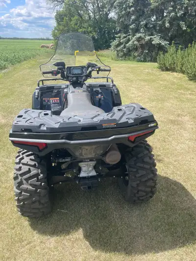 2500 kms 190 hours EPS Windshield and Winch Used for business checking fields Great condition and no...