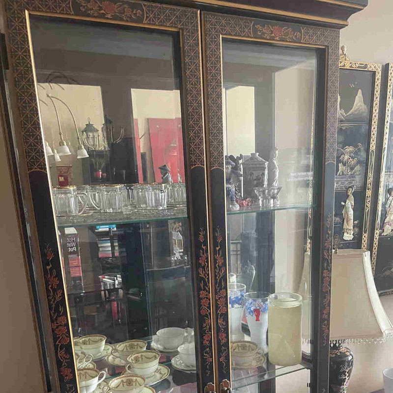 Chinese armoire Commodes et armoires Ville de Montréal Kijiji
