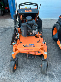 COMMERCIAL LAWN TRACTOR FOR SALE (ONLY 161 HOURS)